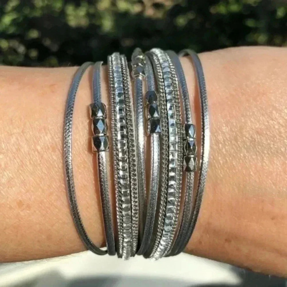 Jewelry - Elegant Silver Gem & Bead Leather Layered Magnetic Bracelet NWT